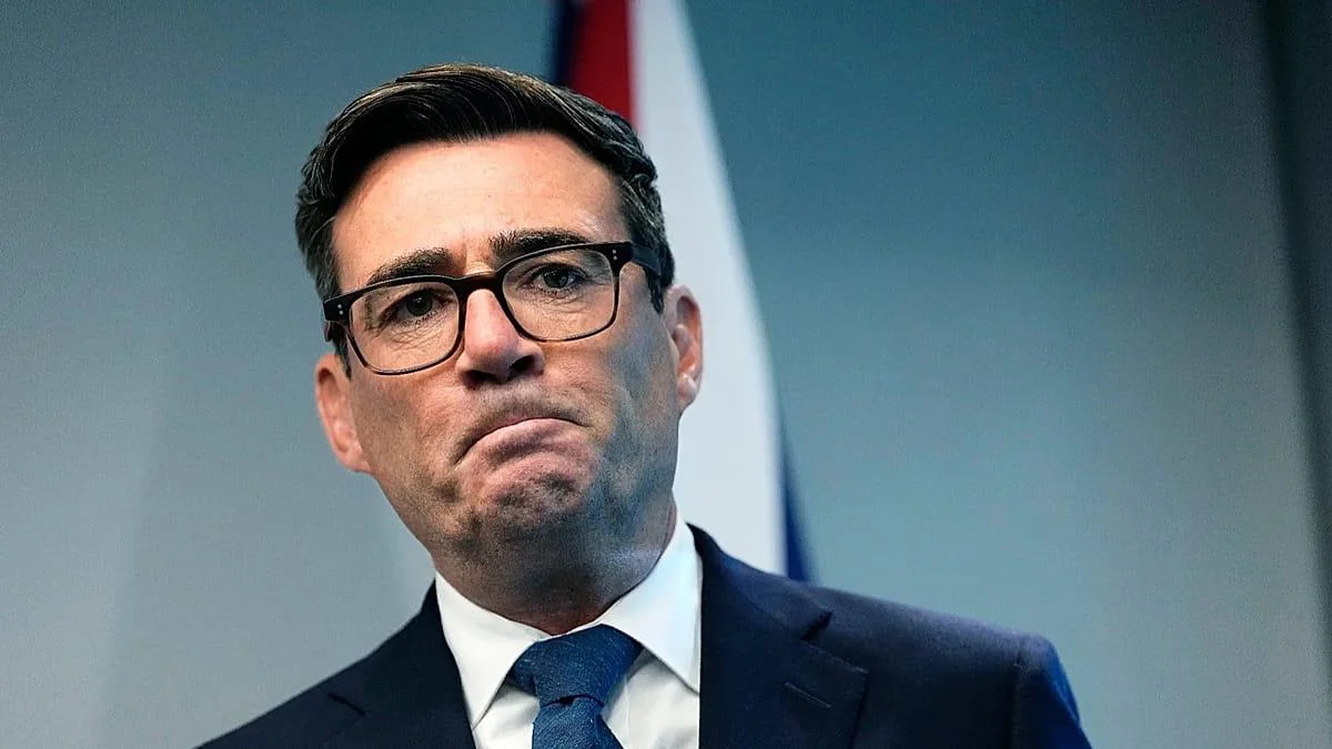 İngiltere’de 'Brexit' Çatlağı Başbakan Burnham’dan Ab’ye ‘Yeniden Katılım’ Çıkışı!V