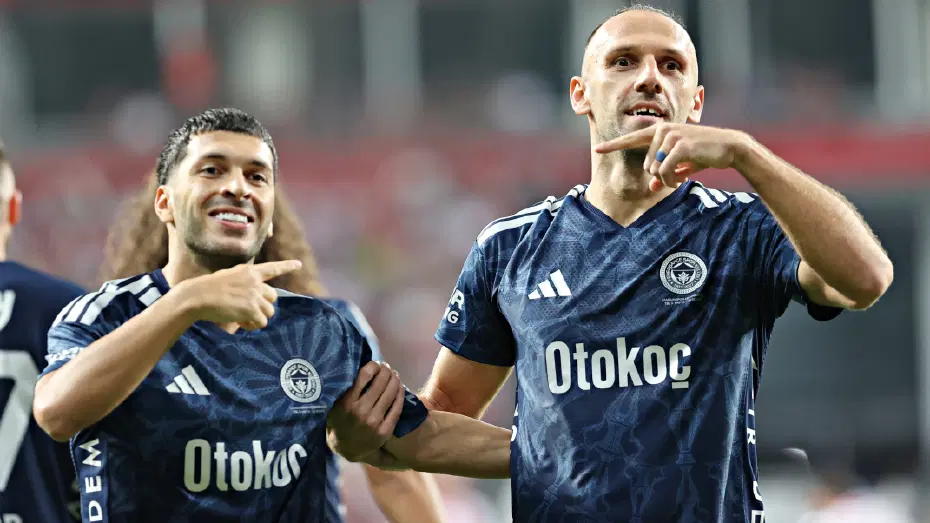 İsmail Kartal'dan Roma Maçı Öncesi 4 Yıldıza Neşter! (2)