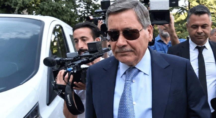 Melih Gökçek adliyede: Sakız çiğneyerek ifadeye girmesi dikkat çekti