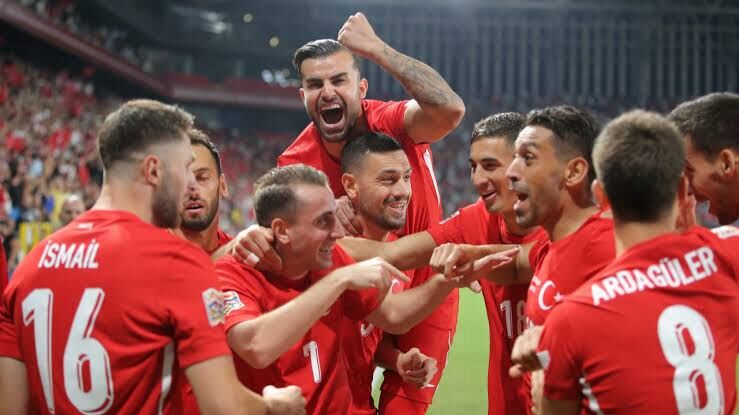 Montella Milli Takım Kadrosunu Açıkladı 4 Futbolcu Ilk Kez Ay Yıldızlı Formayı Giyecek (2)