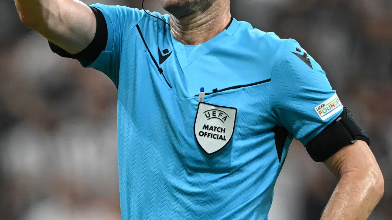 Okan Buruk "Hakemliğini bitiririm" demişti: UEFA o hakemi Türkiye-Fransa maçına atadı