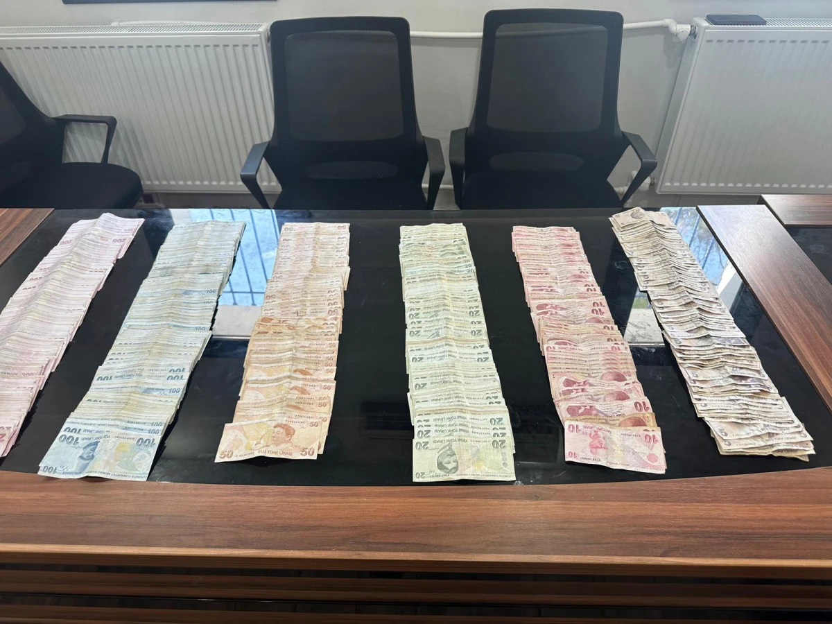 Para Verenlerde O Kadar Para Yoktur Dilencinin Üzerinden 60 Bin Lira Çıktı!G