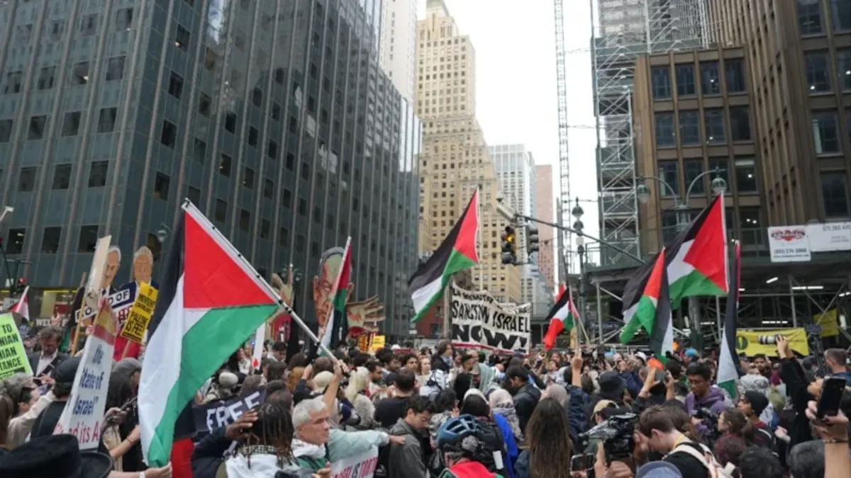 Siyonist Lidere New York'ta Büyük Şok Manhattan Sokakları Katil Netanyahu Sesleriyle Inledi!S