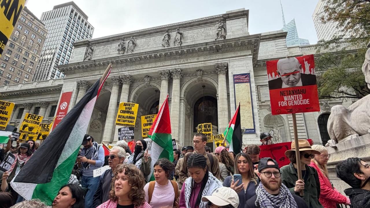 Siyonist Lidere New York'ta Büyük Şok Manhattan Sokakları Katil Netanyahu Sesleriyle Inledi!V
