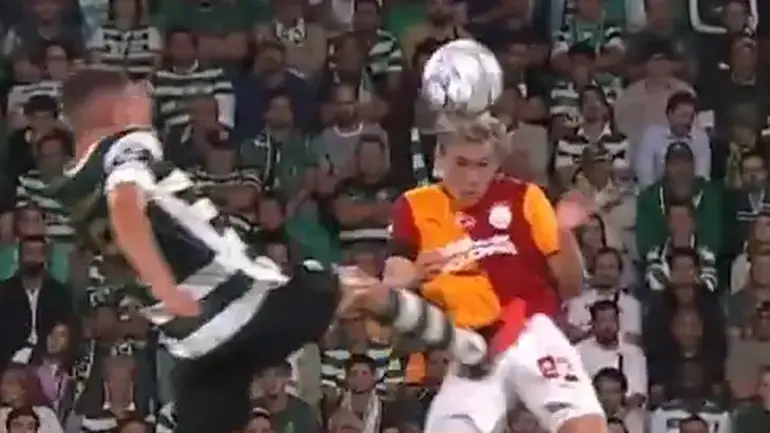 Sporting Lizbon Galatasaray Maçının Tartışmalı Pozisyonları Penaltı Ve Kırmızı Kart Pozisyonuna Eski Hakemler Ne Dedi (3)