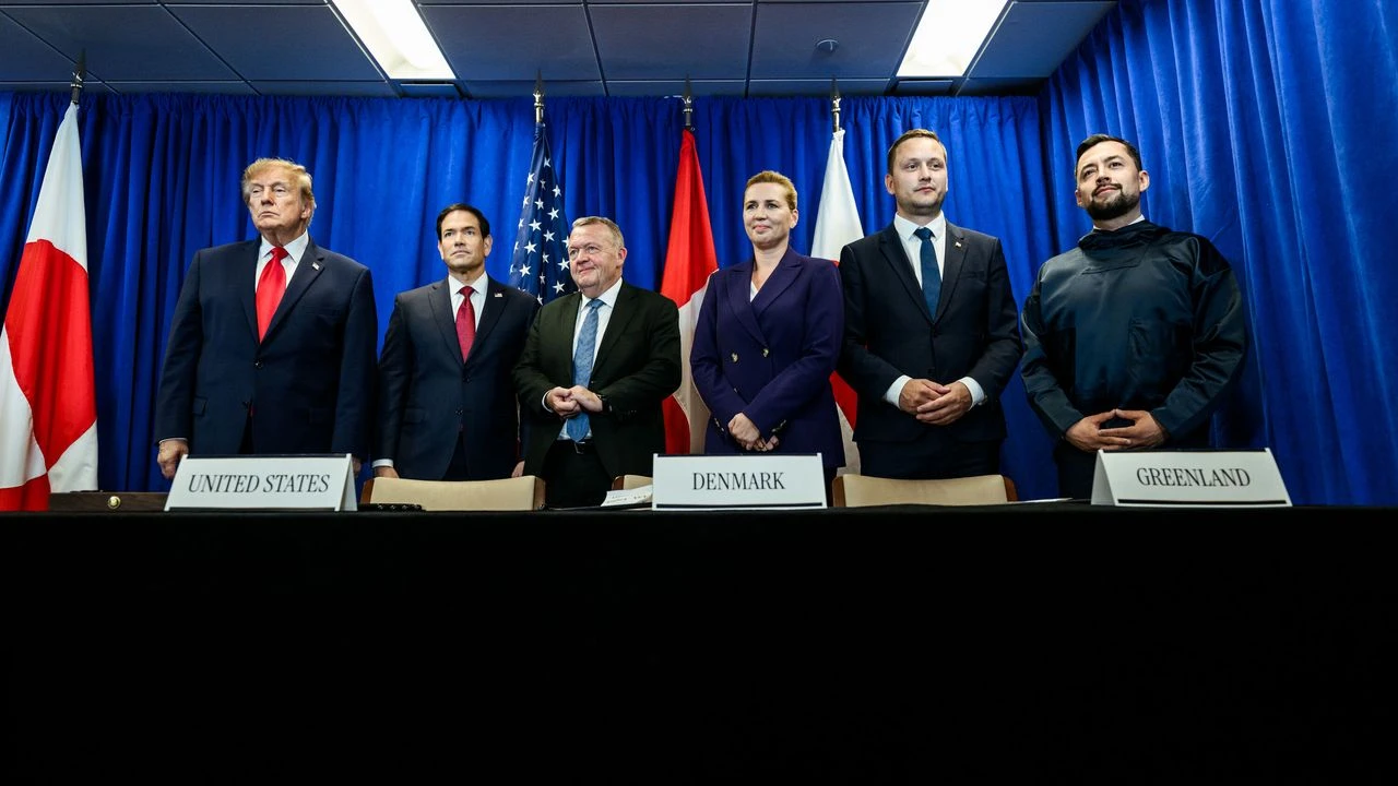 Trump Istediğini Aldı Dünyanın Gözü Önünde Grönland'ın Kontrolü Abd'ye Teslim Edildi!B