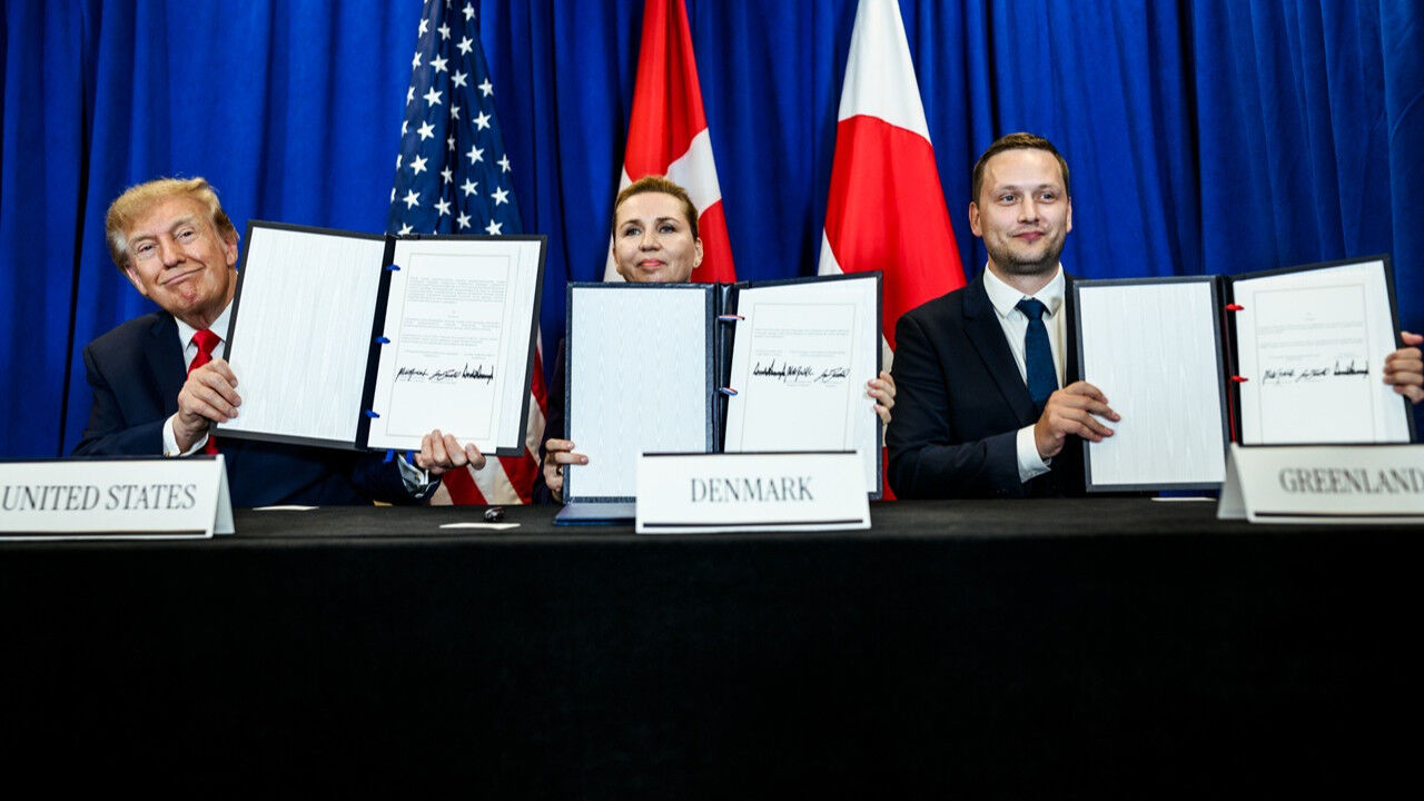 Trump Istediğini Aldı Dünyanın Gözü Önünde Grönland'ın Kontrolü Abd'ye Teslim Edildi!V