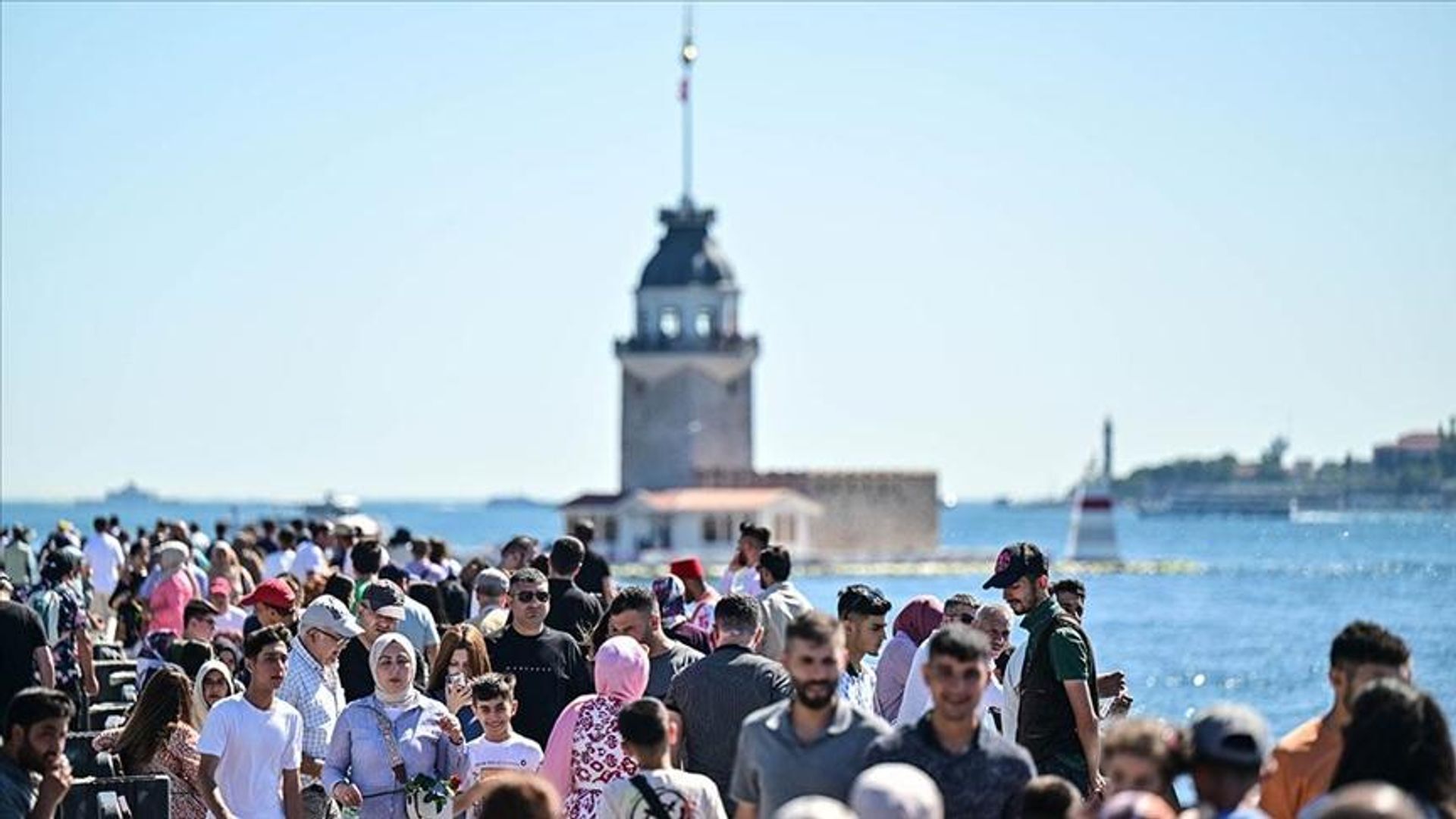İstanbul'da yağışlı hava yerini güneşe bırakıyor: AKOM haftalık tahmin raporunu paylaştı