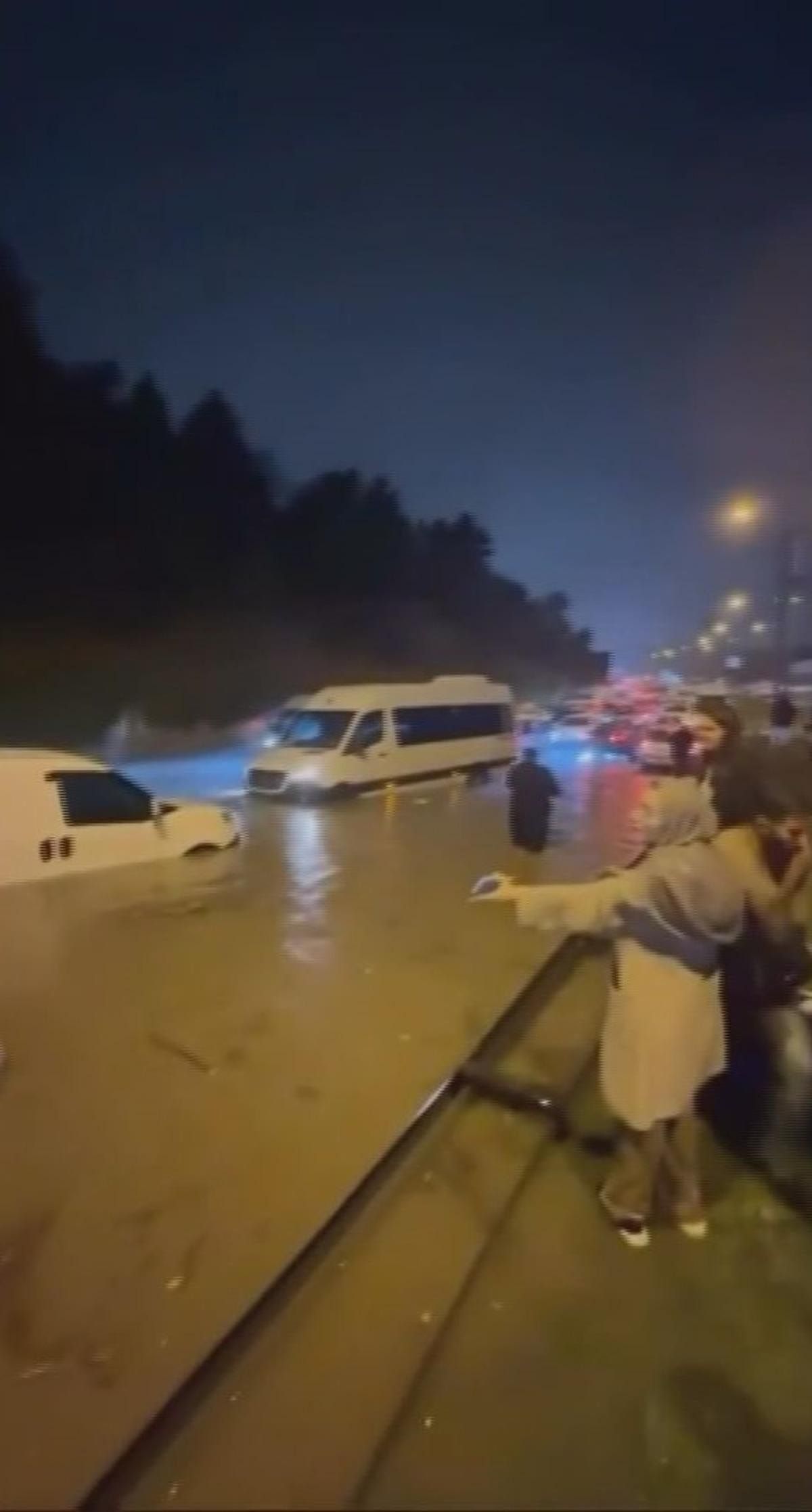 1985'Ten Bu Yana En Yüksek Seviye... İstanbul'da Sağanak Sonrası Felaket Görüntüleri! (1)