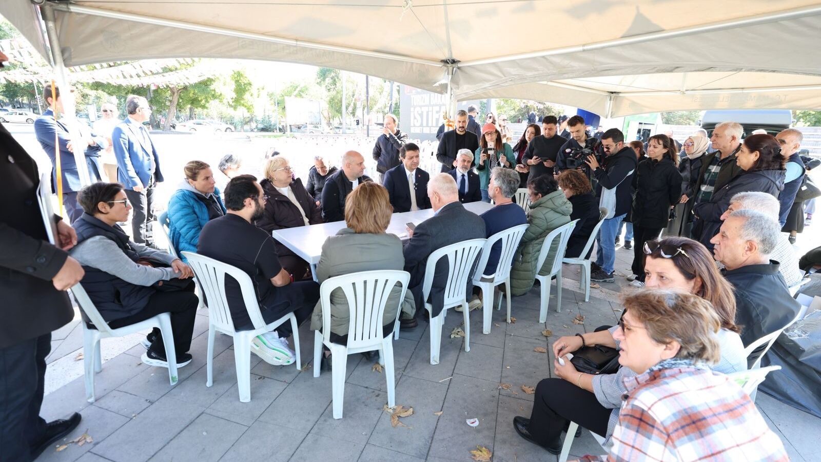 78 Can Için Adalet Nöbetine Mahmut Arıkan’dan Destek (2)
