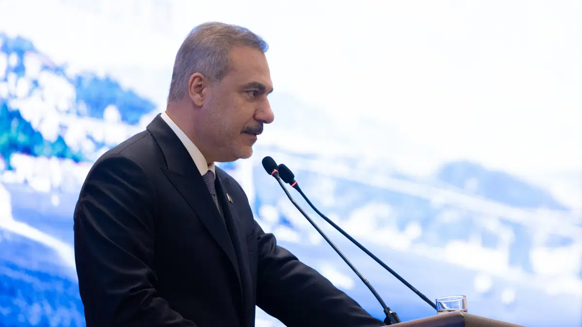 İstanbul'da 8'li zirve: Hakan Fidan'dan 'İran' çıkışı