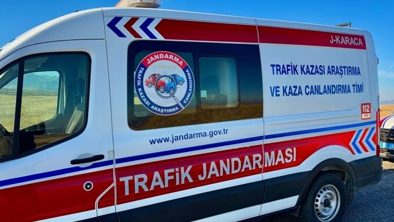 Afyonkarahisar’da Feci Kaza Ölü Ve Yaralılar (1)