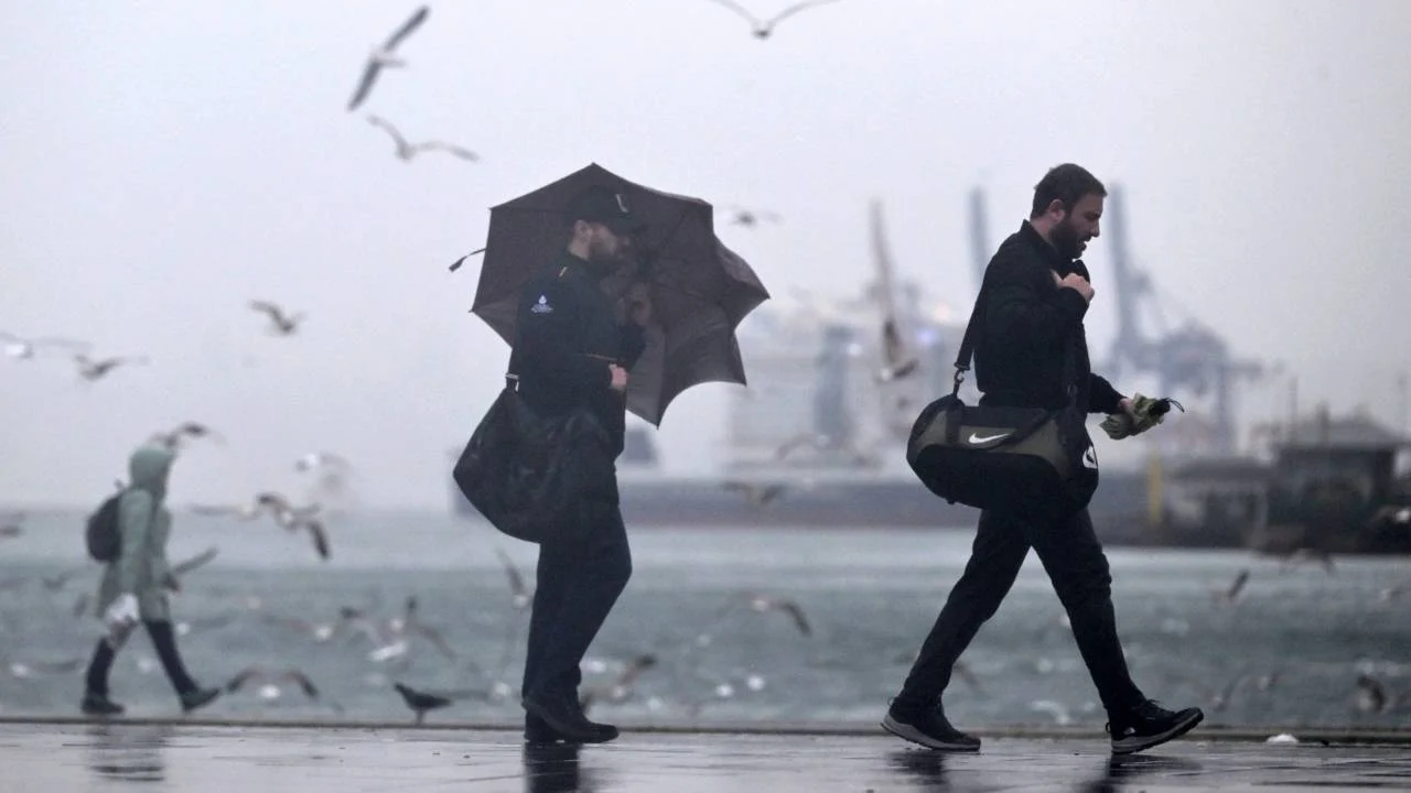 AKOM'dan İstanbul için yeni uyarı: Sağanak yağış cumartesi günü şiddetini artıracak