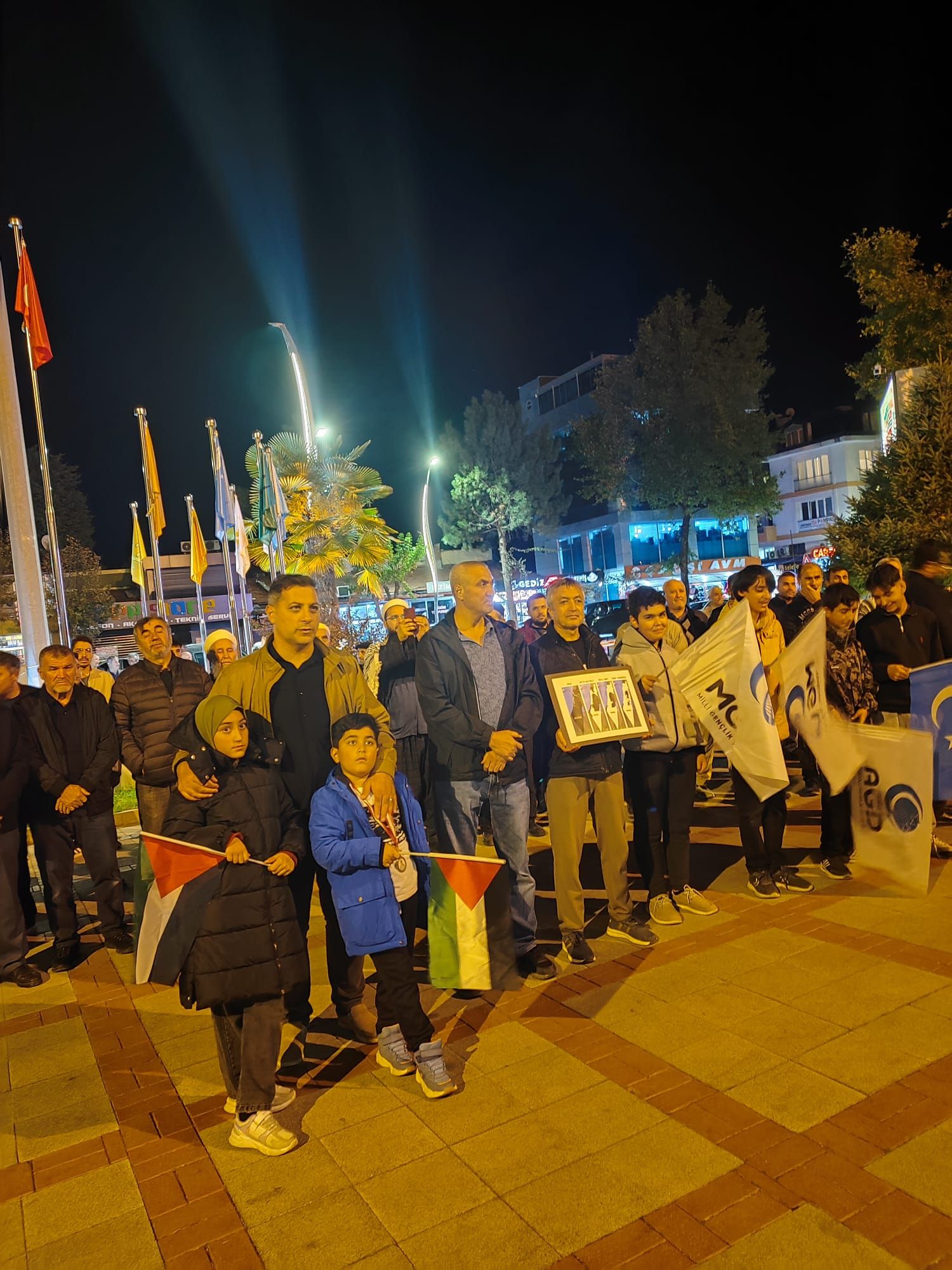 Anadolu Gençlik Derneği (Agd) Gediz İlçe Temsilciliği Aksa Tufanı'nın Ve Gazze'deki Insanlık Dramının 3. Sene I Devriyesinde Anlamlı Programa Imza Attı. Agd Gediz İlçe Başkanı Muhammed Ali Türegün Gazze’de Katledilen Ma (5)