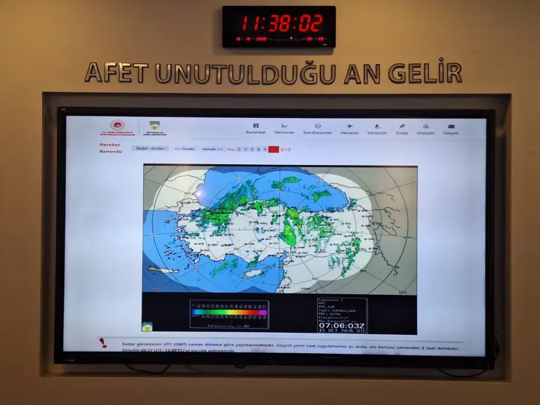 Bakan Çiftçi'den İstanbul'daki Sele Dair Açıklama 2 Bin 727 Vatandaşımız Sağ Salim Tahliye Edilmiştir (3)