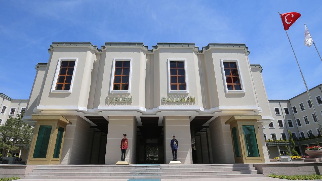 İçişleri Bakanlığı Açıkladı 5 Belediye Başkanı Ve Başkan Vekili Görevden Uzaklaştırıldı (1)