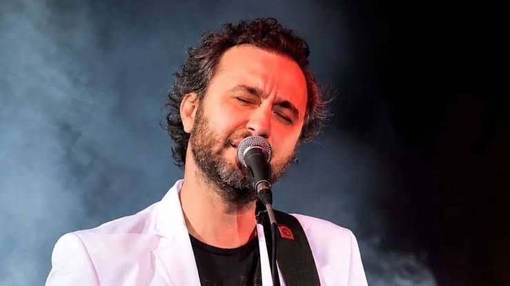 Son dakika: Ünlü şarkıcı Nev hayatını kaybetti