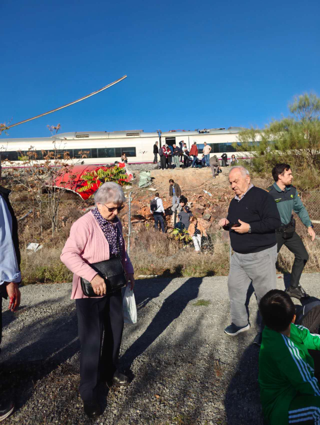 İspanya'daki Tren Faciasında Ölü Sayısı 68'E Yükseldi 3 Günlük Yas Ilan Edildi (12)