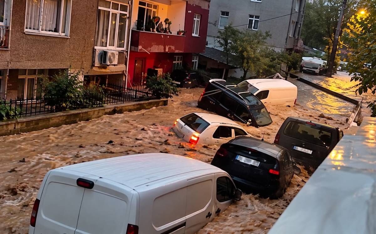 İstanbul Için Korkutan Seli Uyarısı Asıl Tehlike Yarın Başlıyor! (1)