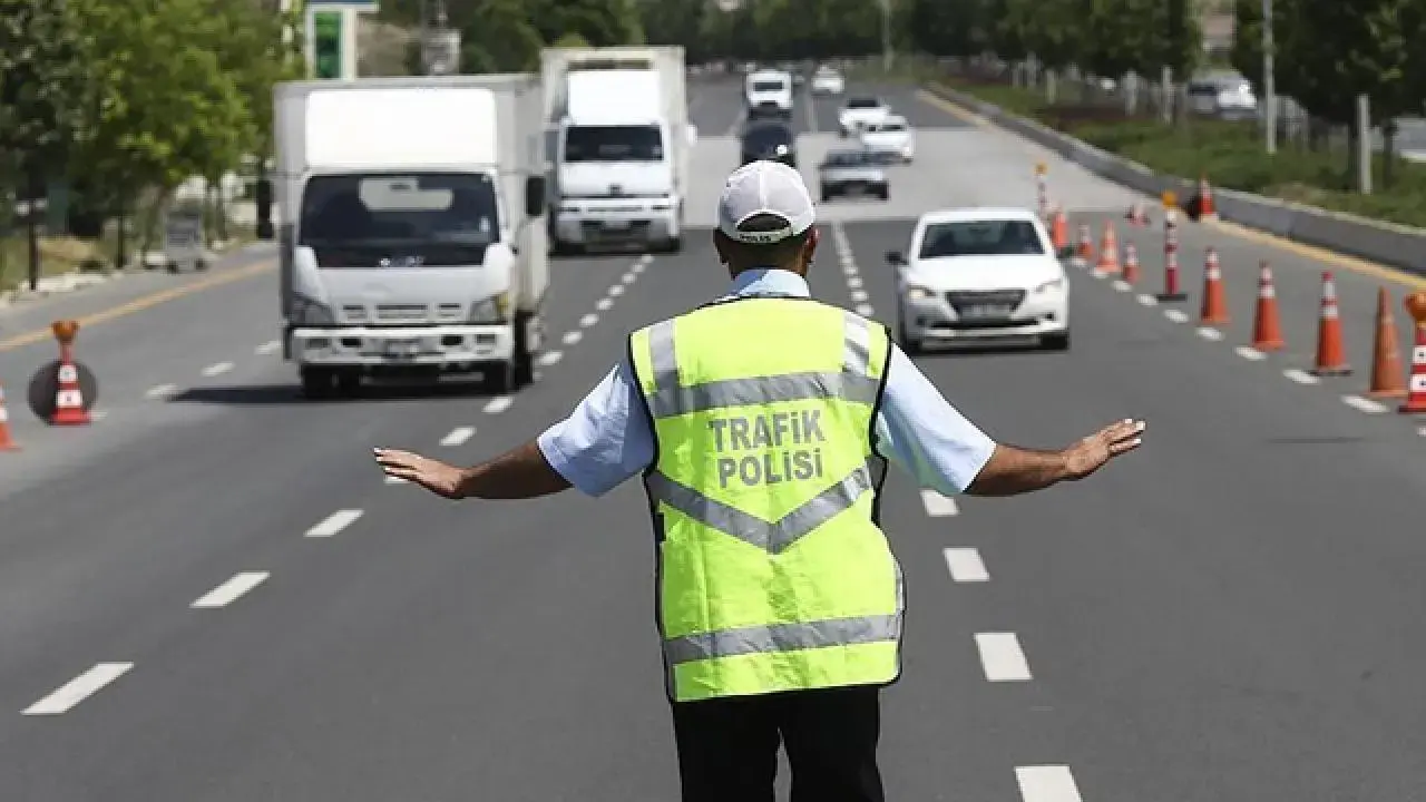 Istanbul Trafigine 29 Ekim Ayari Bazi Yollar Kapatilacak 1761556790 5597