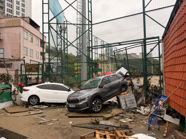 İstanbul'daki Selde 1 Kişinin Daha Cansız Bedenine Ulaşıldı Can Kaybı Sayısı 4'E Yükseldi (7)