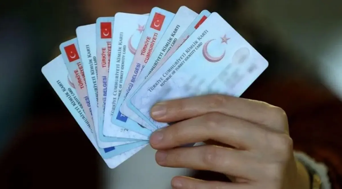 Kimliklerde Yeni Dönem İlk Olarak Kamu Çalışanları Kullanacak (1)-1