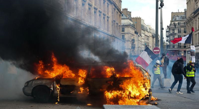 Macron Yagmacilar Bedelini Ode 20343007 3142 1 M