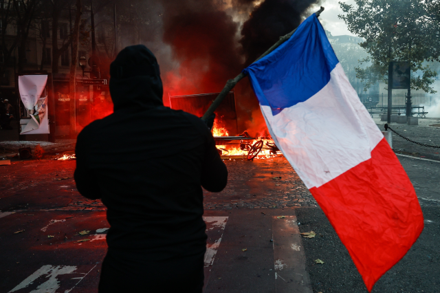 Macron Yagmacilar Bedelini Ode 20343007 4403 1 M