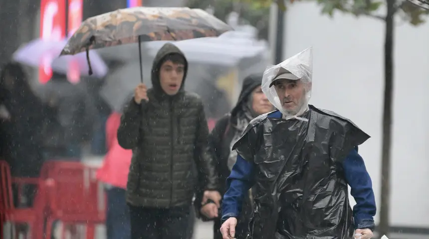 Meteoroloji Saat Vererek Uyardı 7 Bölgeye Sağanak Uyarısı (2)