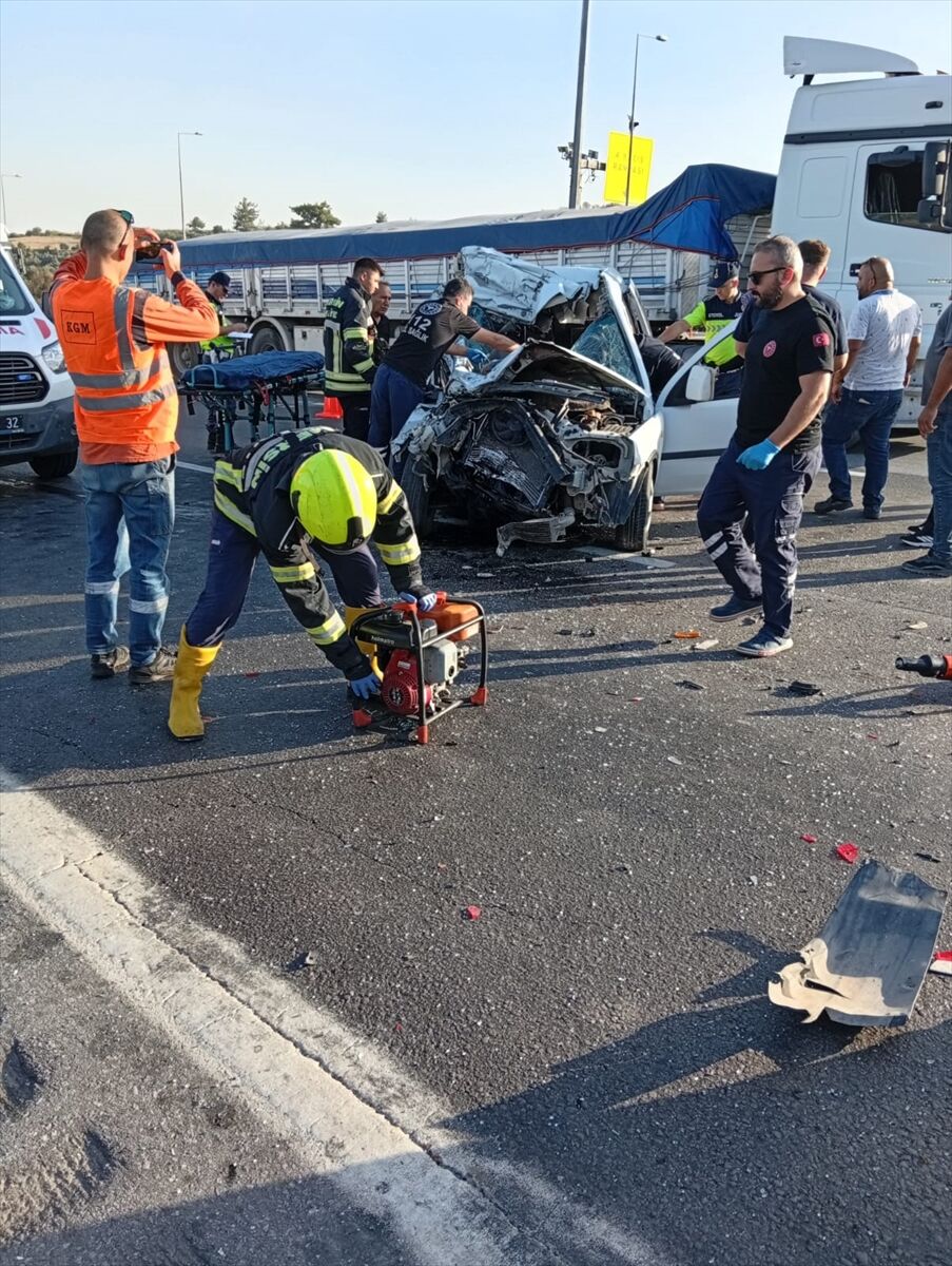 Tarsus'ta feci kaza: 2 ölü, 1 yaralı