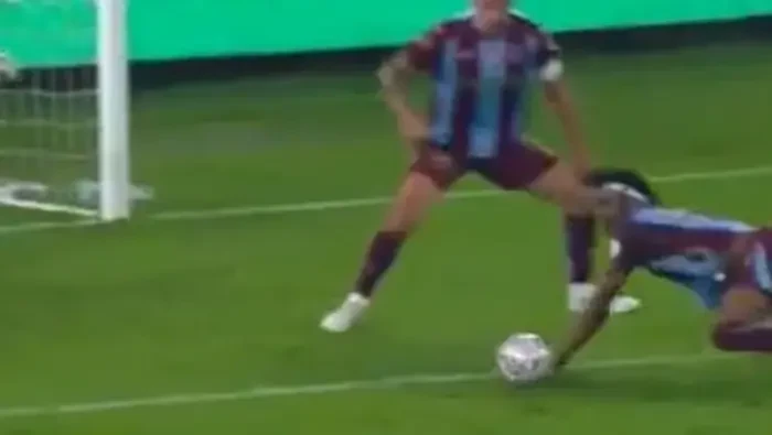 Trabzonspor Beşiktaş Derbisinde Tartışmalı Pozisyonları Hakemler Ne Dedi (1)-1