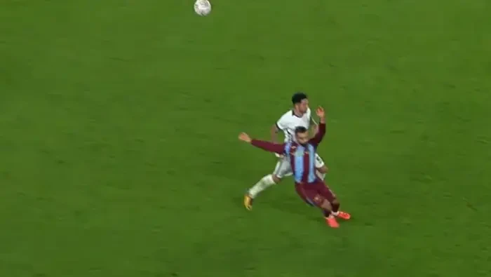 Trabzonspor Beşiktaş Derbisinde Tartışmalı Pozisyonları Hakemler Ne Dedi (5)