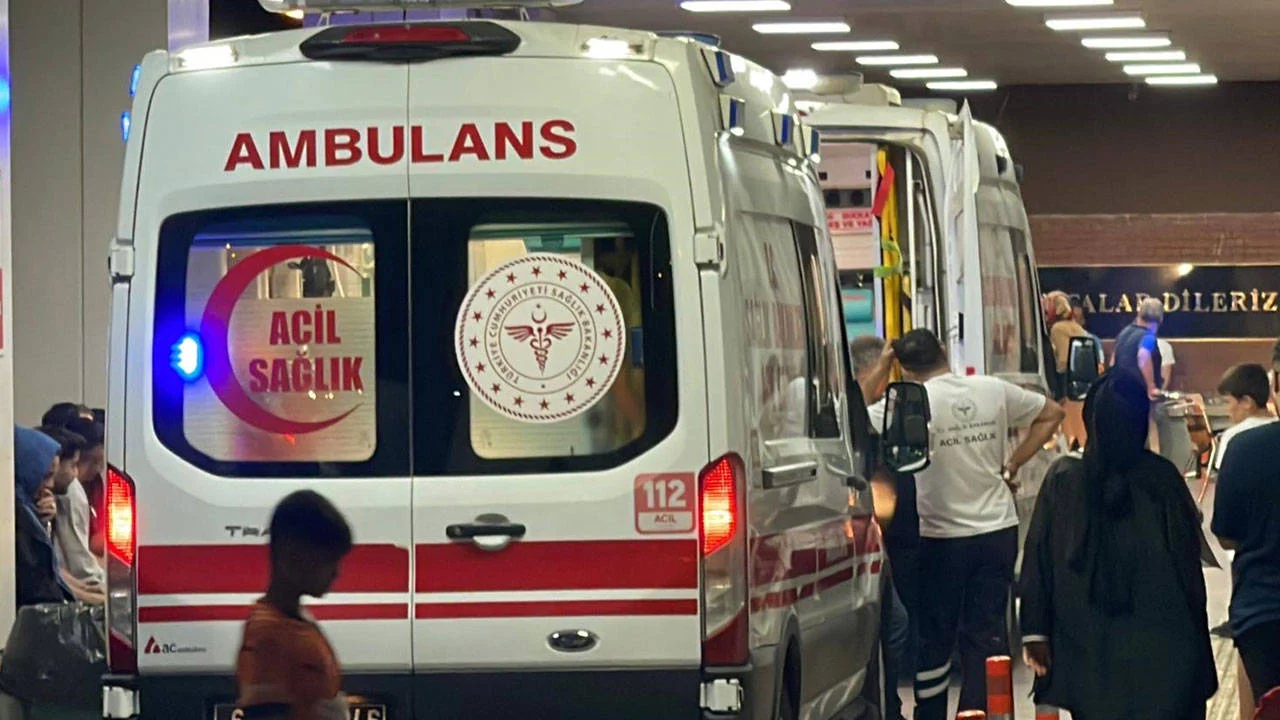 Urfa Da 8 Yasindaki Cocuk Darbedilip Utuyle Yakildi 3 Gozalti