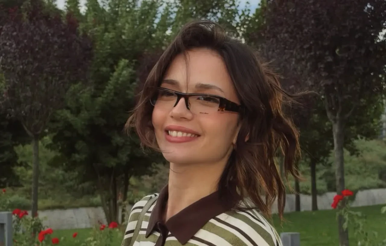 Uzak Şehir'in Berfin'i Feride Özdinç kimdir, kaç yaşında, nereli? Kimin kızı, Cihan'ın nişanlısı mı?