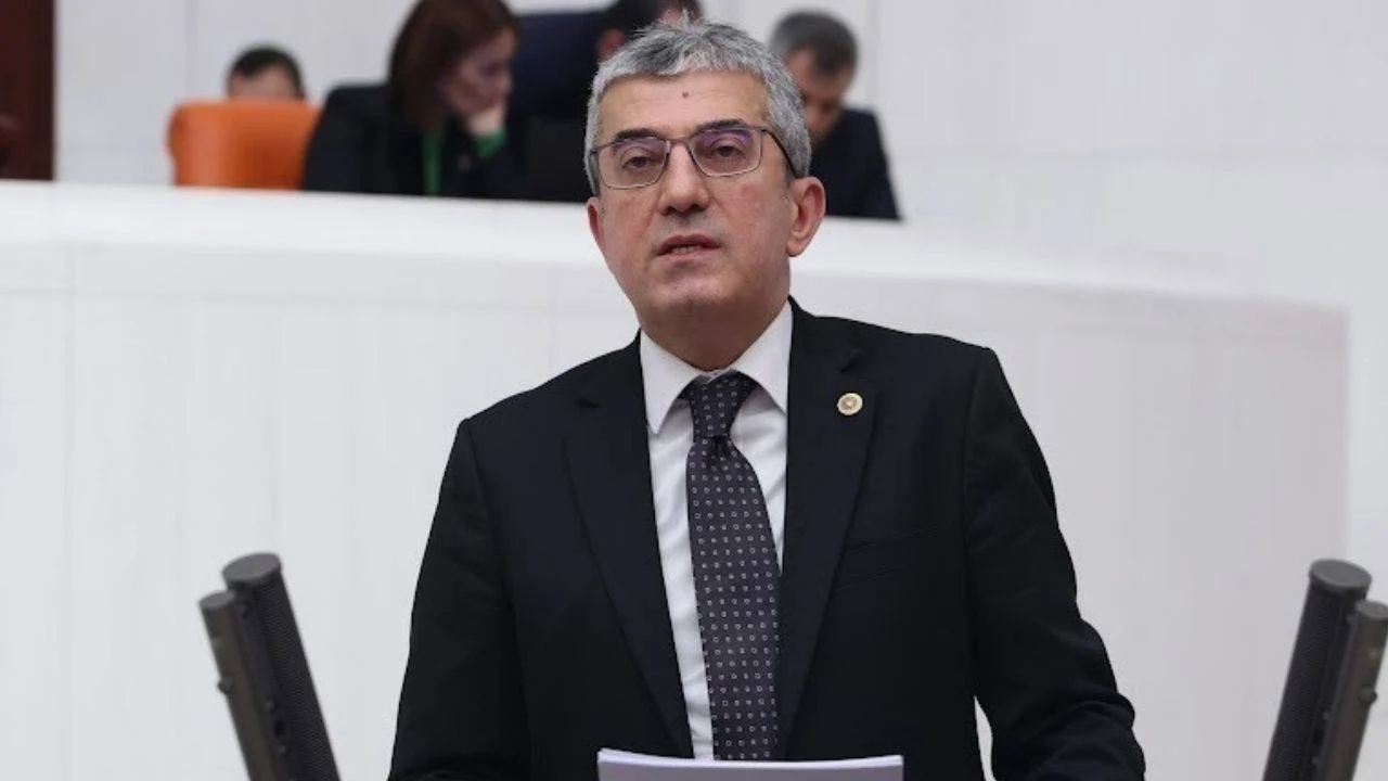 YENİ Parti'den çifte fon çıkışı: "Bürokrasiye muafiyet, kamu kaynağıyla şahsi kazanç"